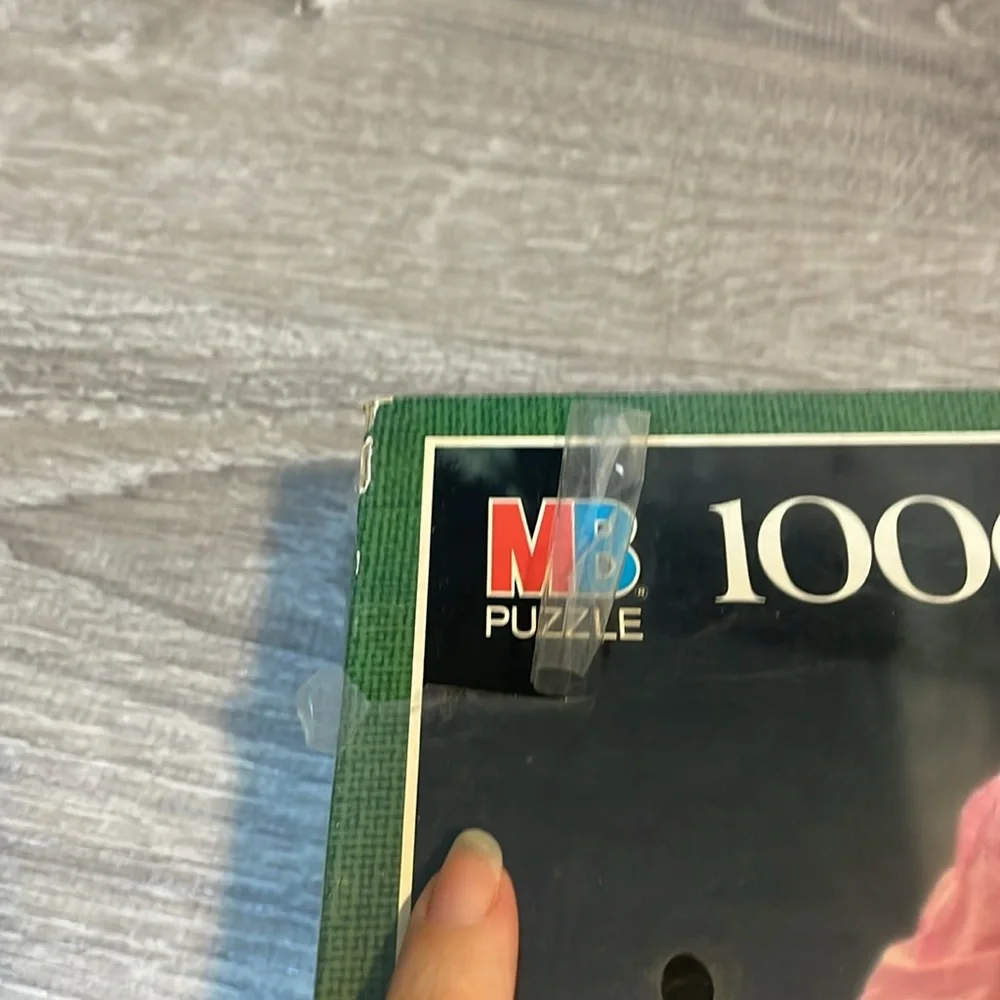 Milton Bradley vintage 1000 piece Renaissance women jigsaw puzzle new